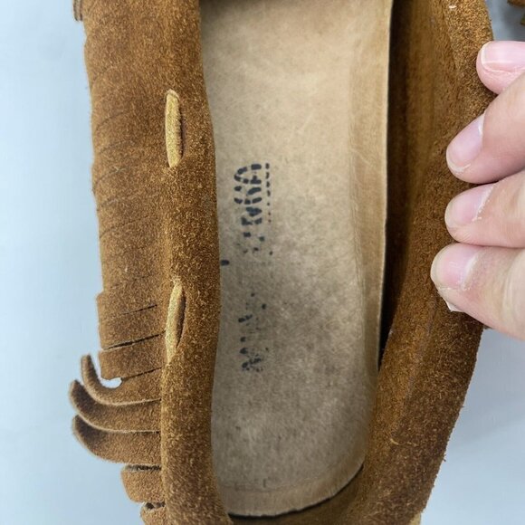 MINNETONKA WOMEN'S SIZE 7 TAN SUEDE FRINGE MOCCASINS HARDSOLES - Picture 7 of 10